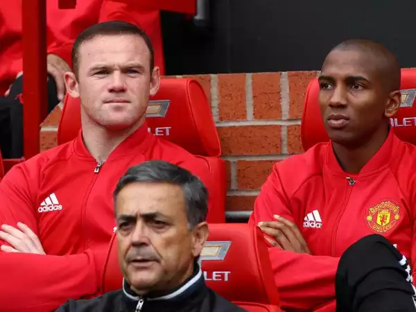 TEAM NEWS: Rooney benched again for Man Utd
